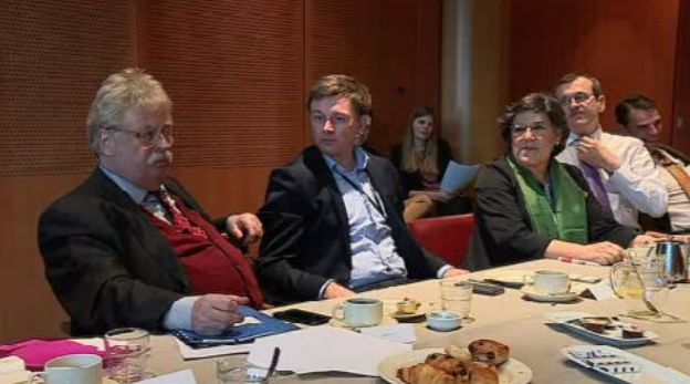 Debate “Diamantes de Sangue em Angola”