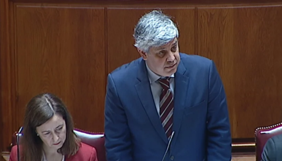 Precários do Estado