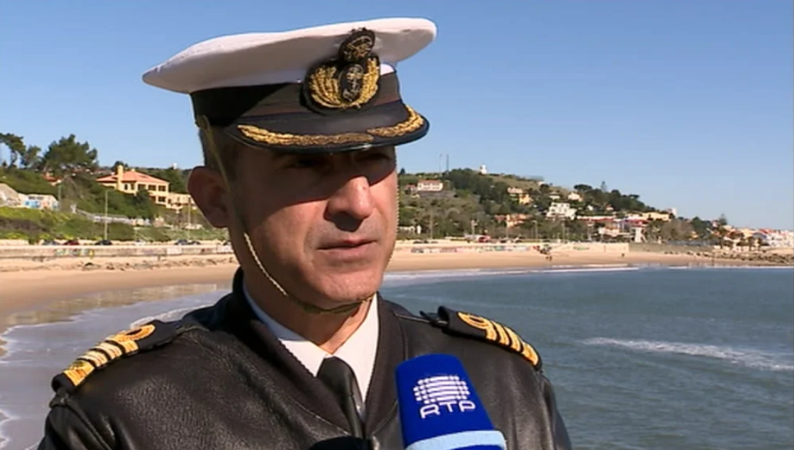 Criança desaparecida no mar em Caxias