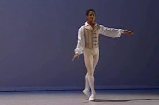 Bailarino português distinguido