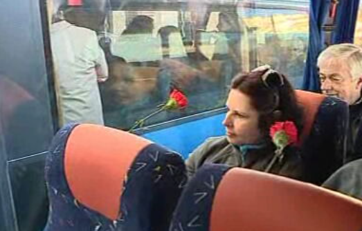 Centena de pessoas manifestam apoio a José Sócrates