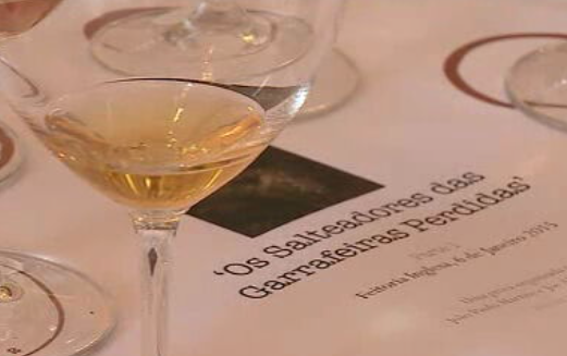 Prova de vinhos velhos