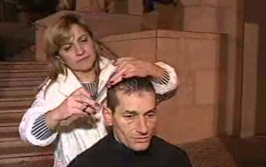 Dar para Salvar: Cabeleireira dos sem-abrigo