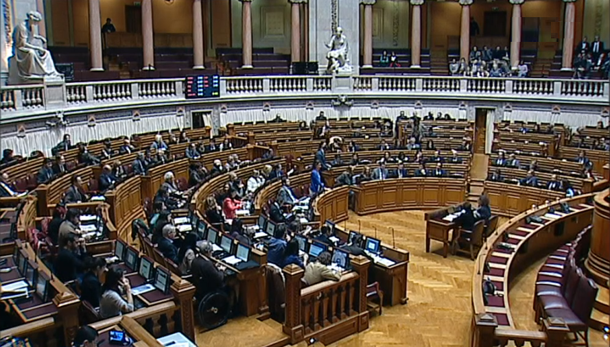 Parlamento debate aumento das pensões
