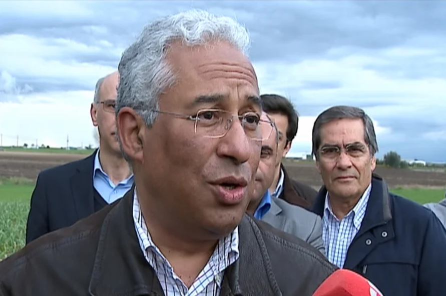 António Costa critica autossatisfação de Passos Coelho