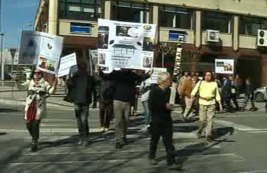 Clientes BES invadem agências bancárias