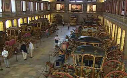 Transferência dos coches para novo edifício