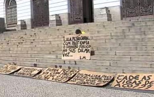 Escândalo político afeta a população