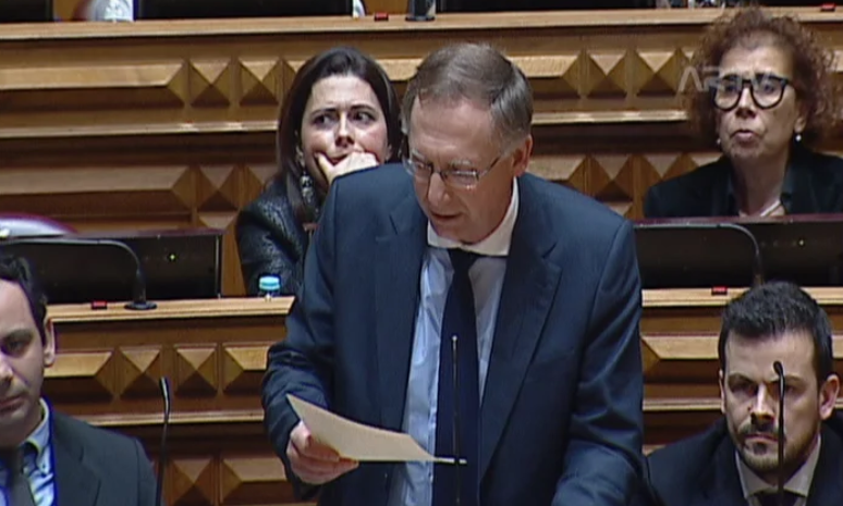 Debate sobre Hepatite C