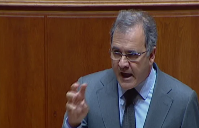 PS insiste nas políticas de investimento