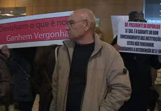 Invasão das instalações do Novo Banco no Porto