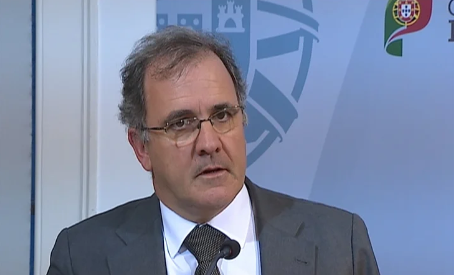 Conferência de imprensa de Pires de Lima