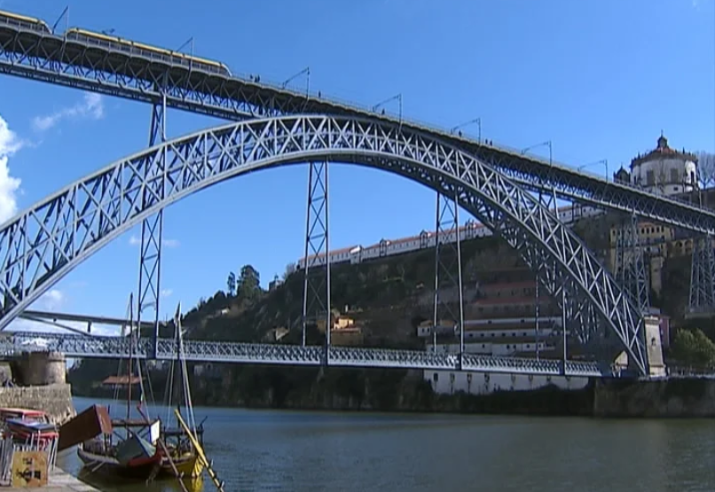 Ponte Dom Luís I em degradação