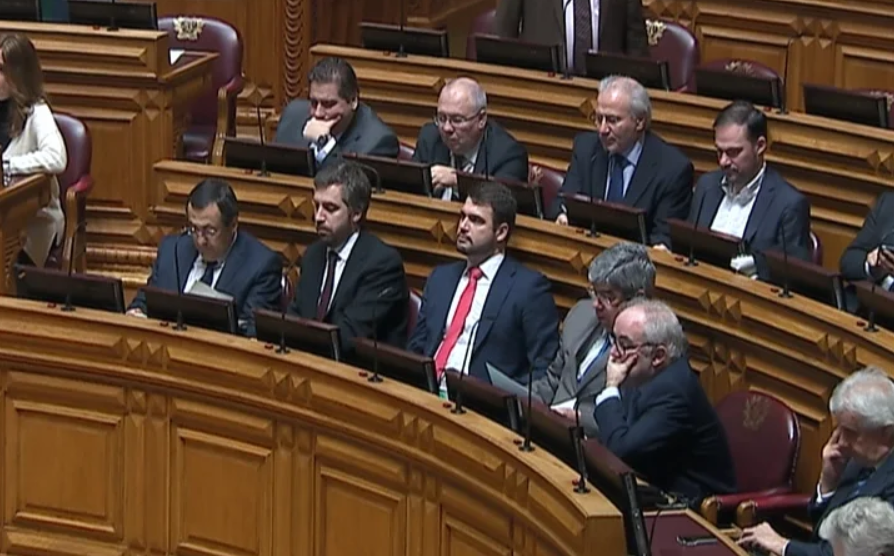 Investigação à lista VIP