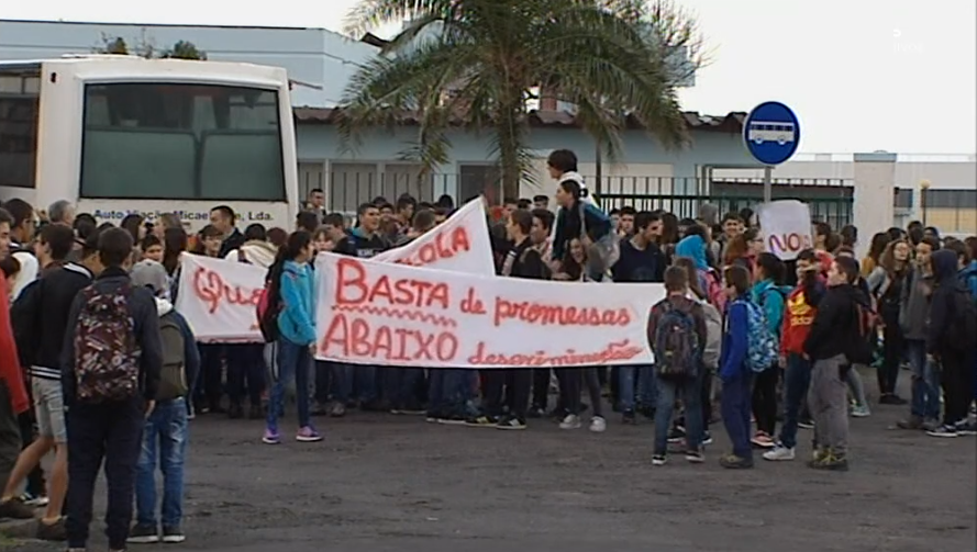 Manifestação de alunos em Ponta Delgada