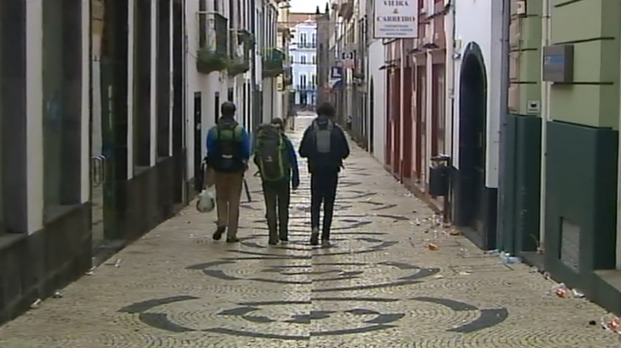 Horário noturno dos estabelecimentos comerciais em São Miguel