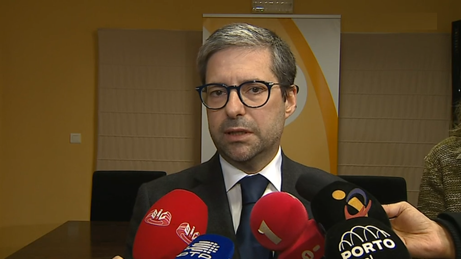 Críticas do PSD ao esboço do OE 2016