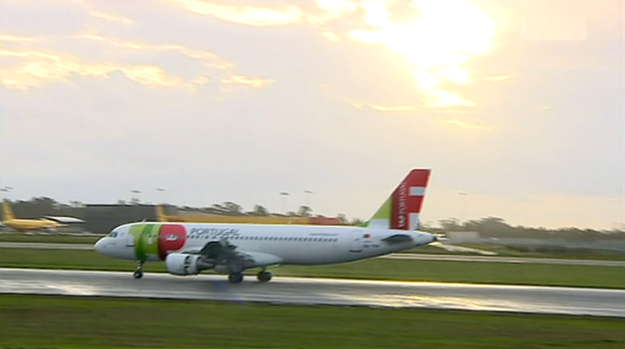 TAP suprime voos no Porto