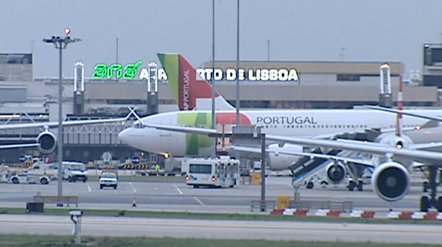Debate das rotas da TAP no Porto