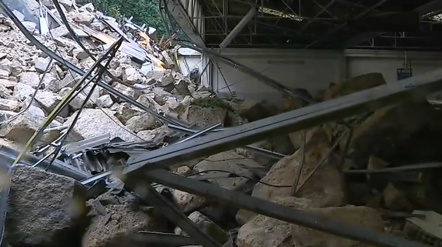 Mau tempo provoca derrocada no Porto