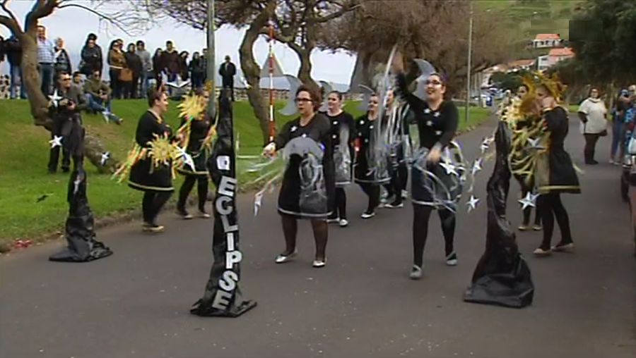 Desfile de fantasias de Carnaval no Faial