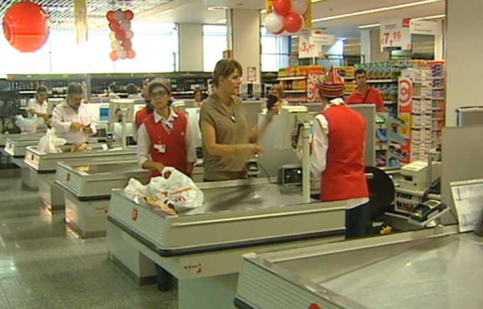 Inauguração de supermercado do grupo Sonae