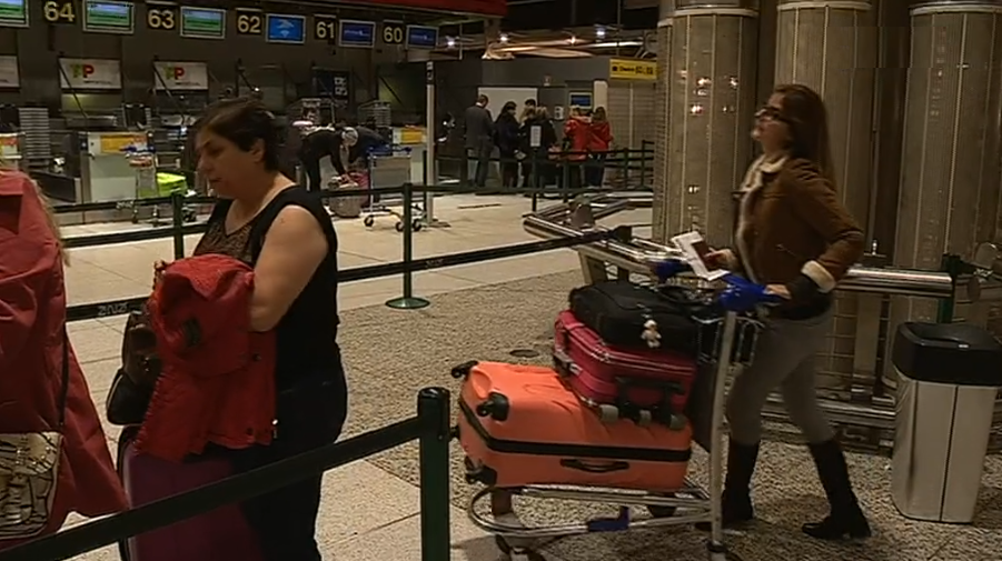 Portugueses viajam para o Brasil