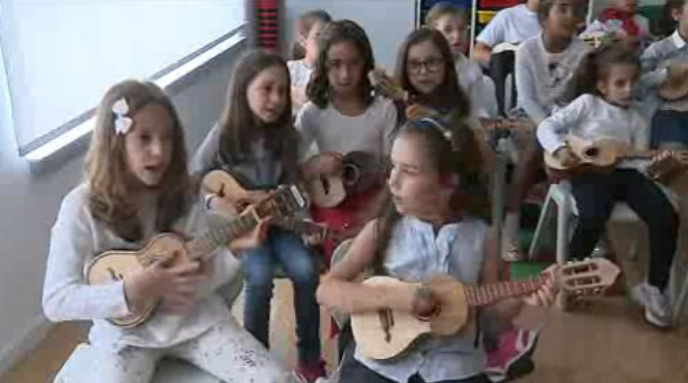 Cavaquinho nas escolas