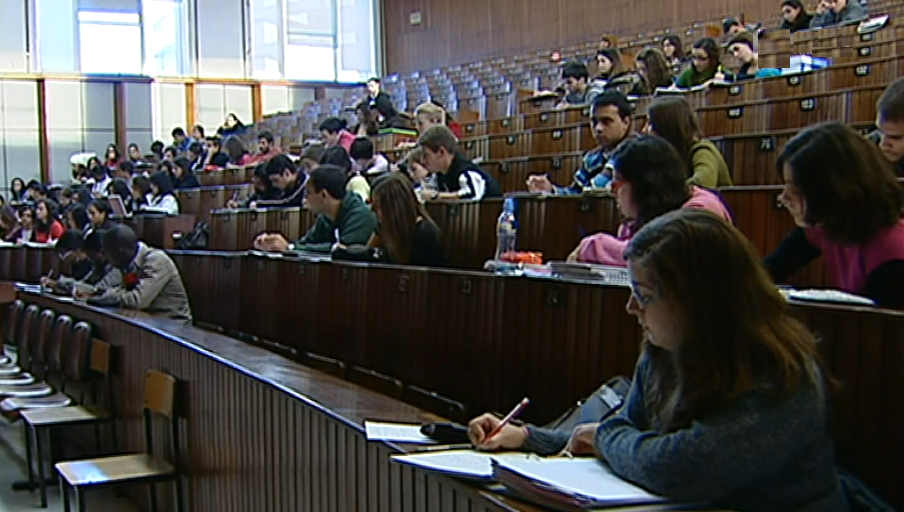 Acesso a bolsas de estudo do Ensino Superior