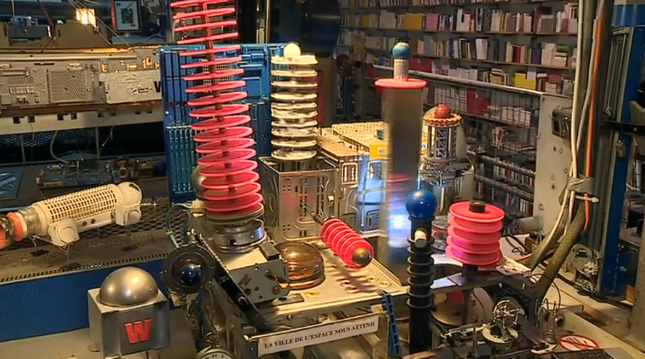 Exposição de brinquedos e arte cinética II