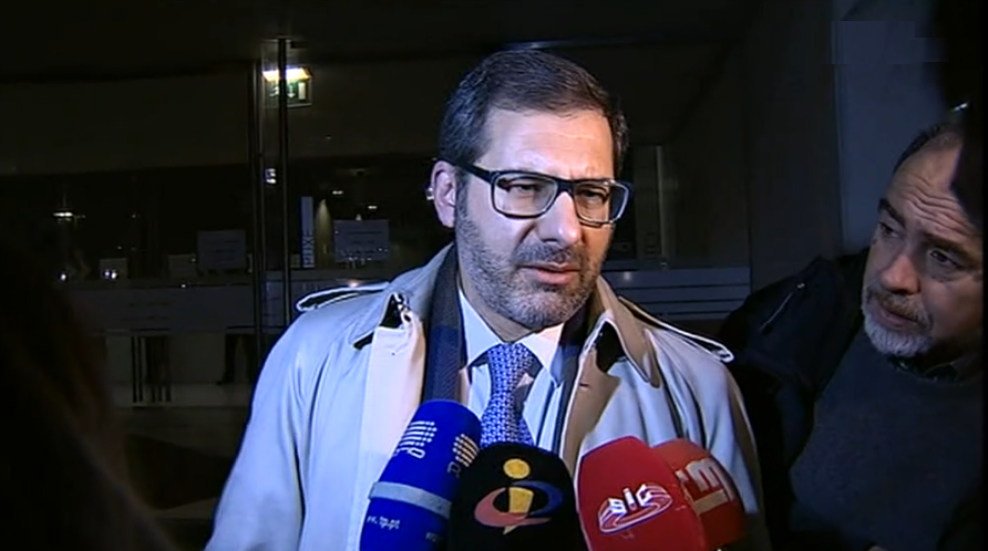 Orlando Figueira presente a tribunal