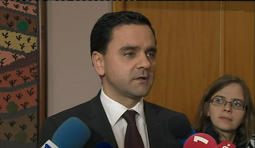 Ministro dos Transportes reage ao parecer da ANAC