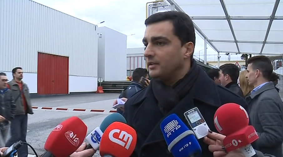 Trabalhadores da Citroen admitem fazer greve