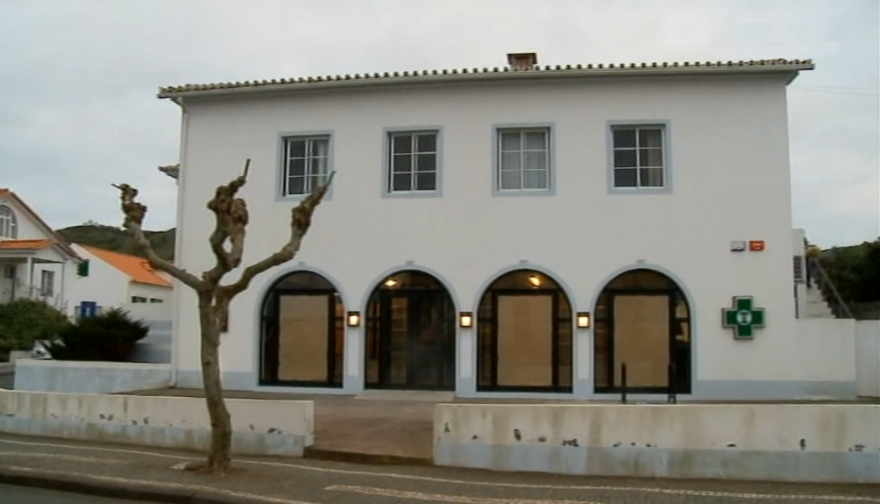 Visita à nova farmácia da Graciosa