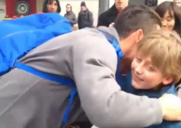 Cristiano Ronaldo surpreende fã