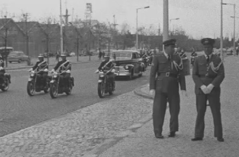 Partida de Américo Tomás para Coimbra