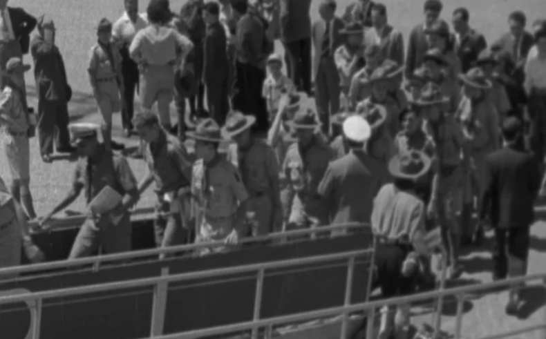 Partida de escoteiros para o Jamboree de Inglaterra