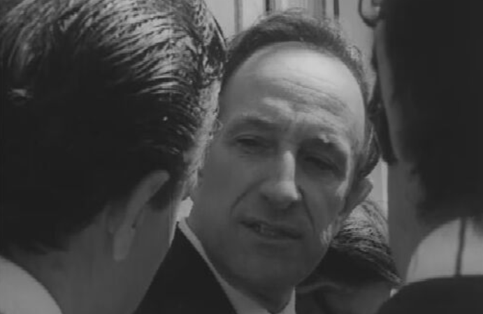 Vasco Gonçalves à saída do Palácio de Belém