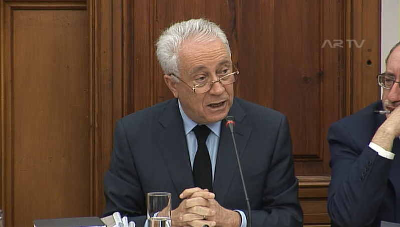 Governador do Banco de Portugal pede ajuda para as exigências de Bruxelas