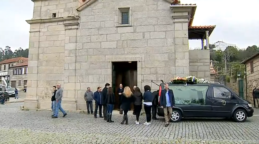 Funerais das vítimas de Moulins em Cinfães