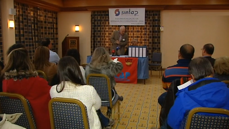 SINTAP entrega petição no Parlamento Regional