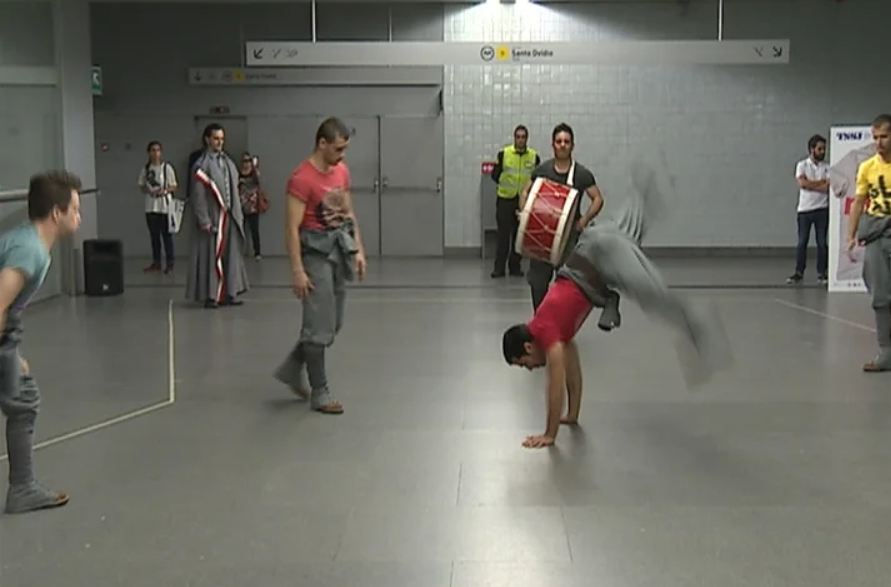 Peça de homenagem a Almada Negreiros