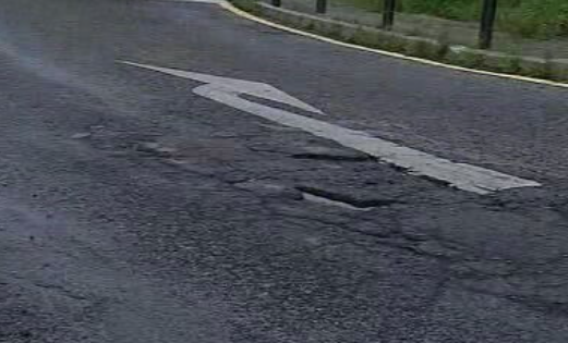 Pavimento em mau estado na zona de Lisboa