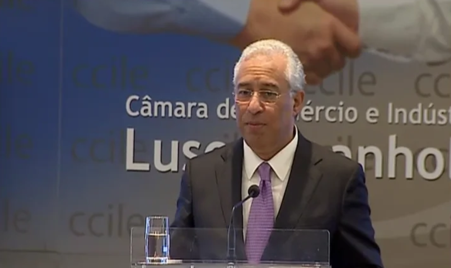 Críticas à política do governo
