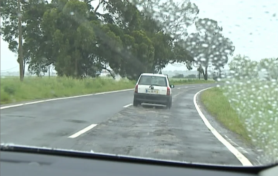 Estrada em mau estado