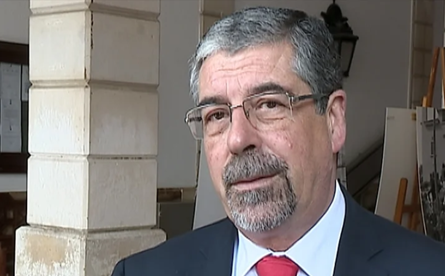 Críticas ao governo