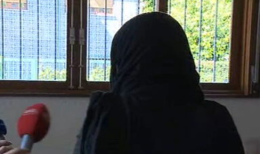 Professora é acusada de se envolver sexualmente com um aluno