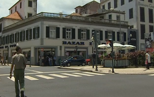 Cedência da exploração do Bazar do Povo