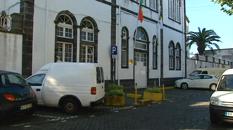 Denúncia de crimes na cadeia de Ponta Delgada