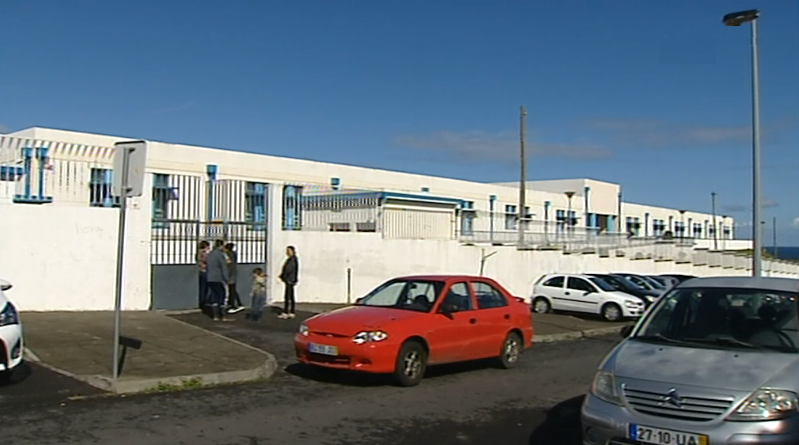 Criança com meningite em Rabo de Peixe